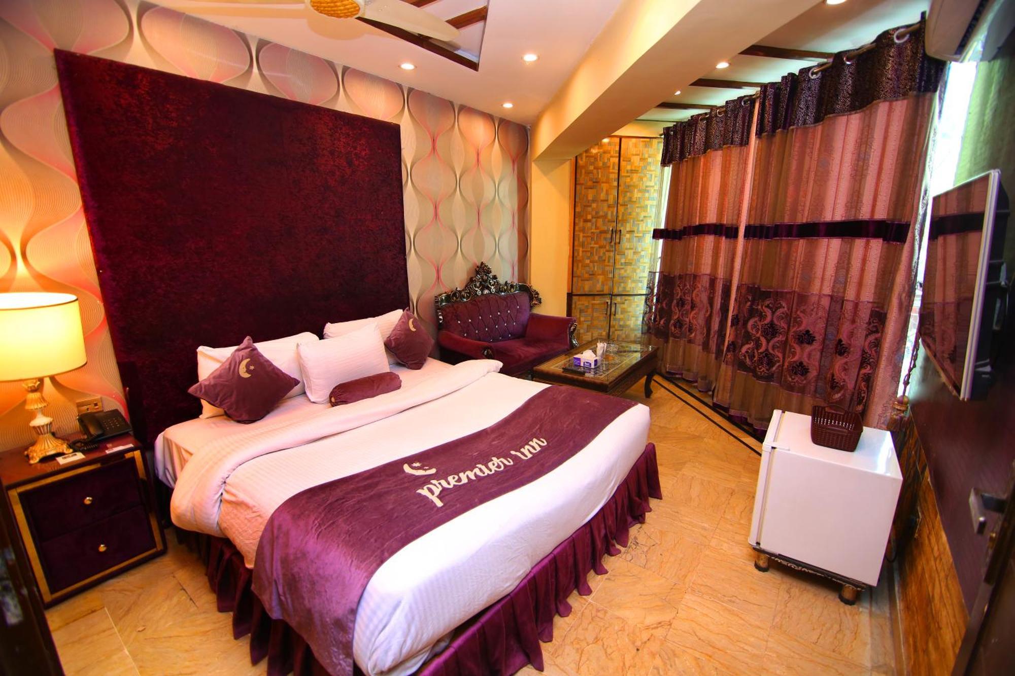 Premier Inn Gulberg Лахор Экстерьер фото
