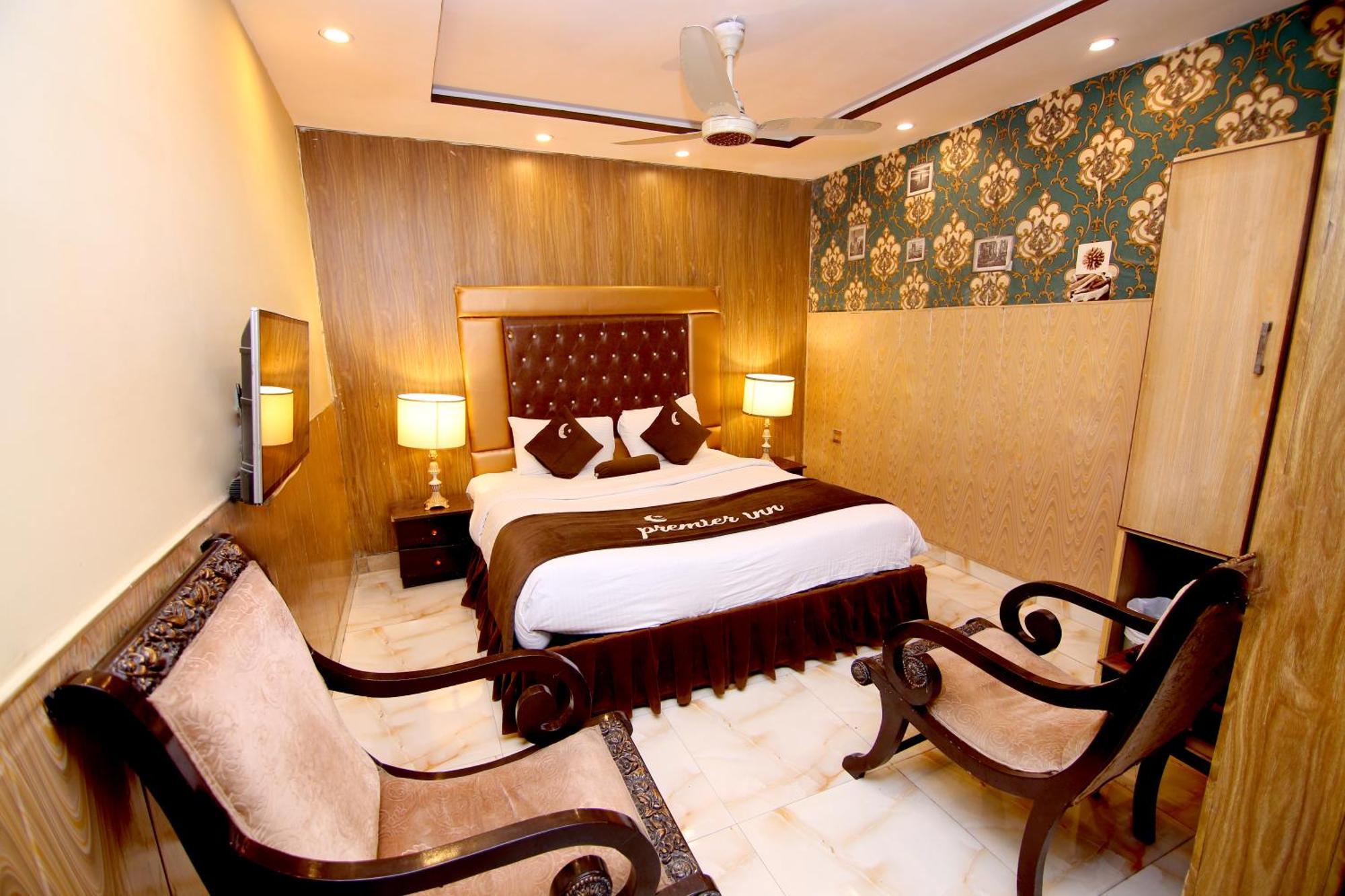 Premier Inn Gulberg Лахор Экстерьер фото