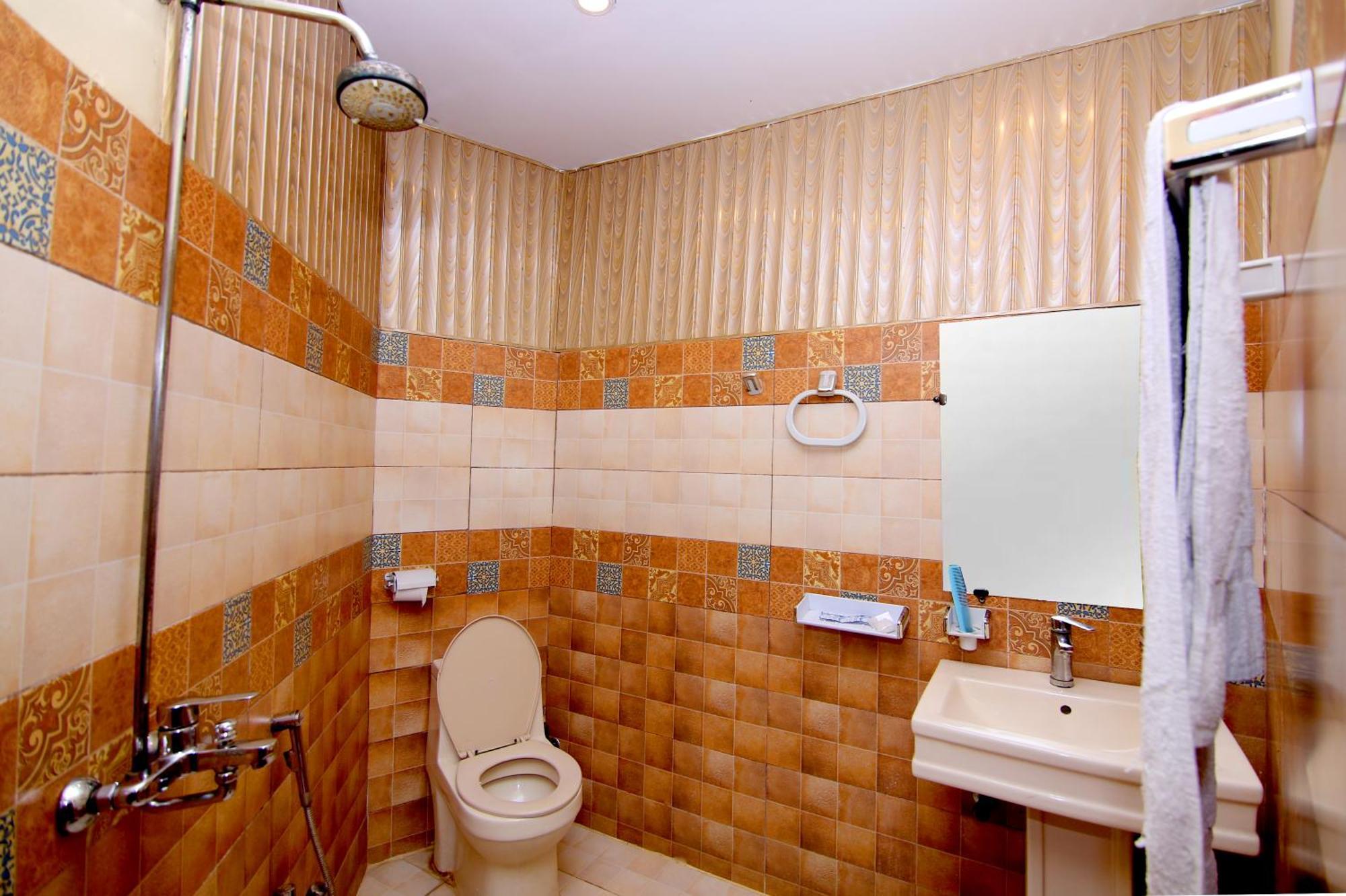 Premier Inn Gulberg Лахор Экстерьер фото