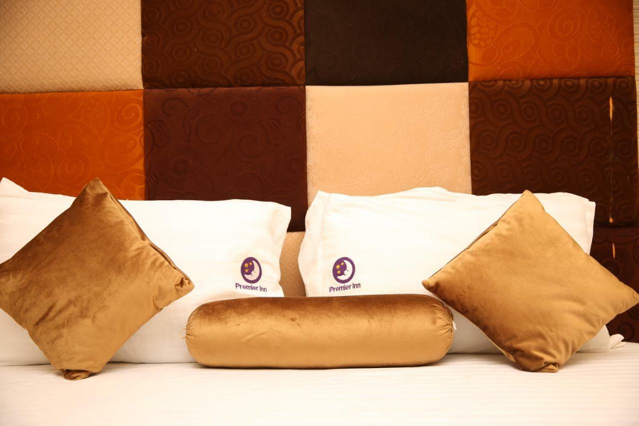 Premier Inn Gulberg Лахор Экстерьер фото